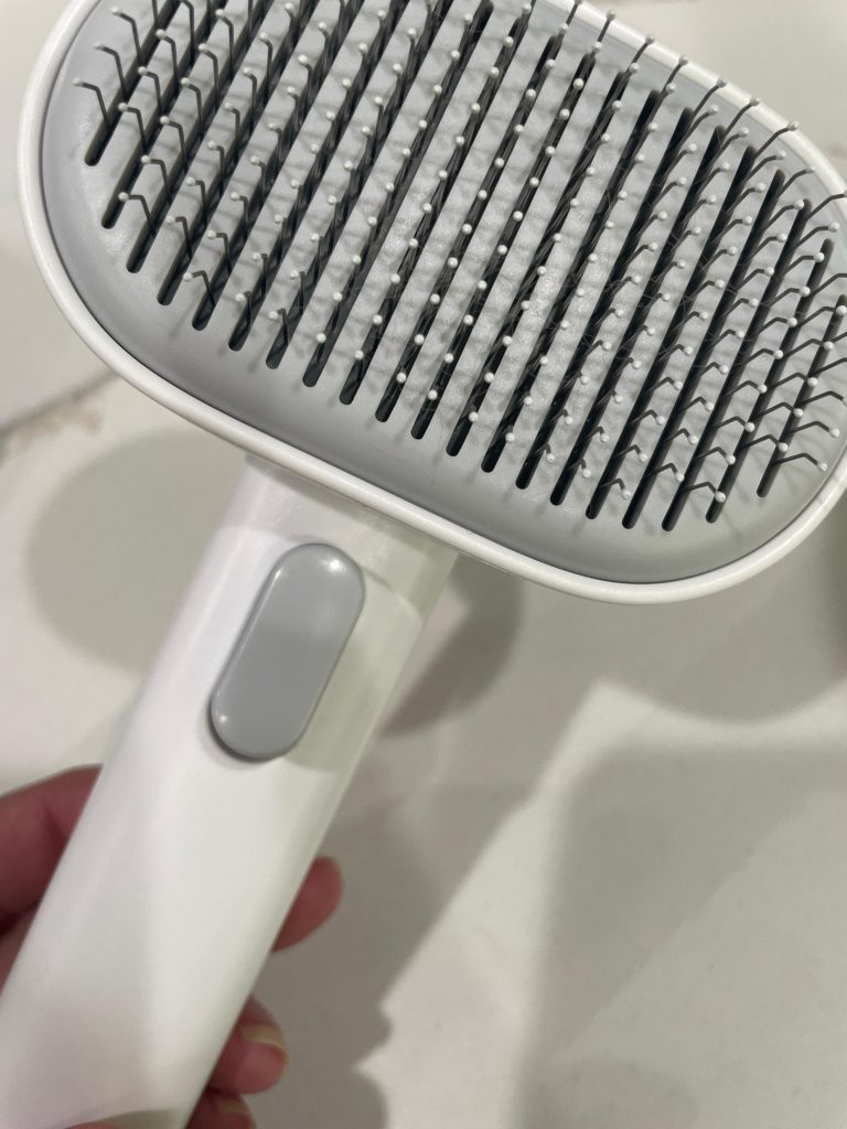 cat grooming brush